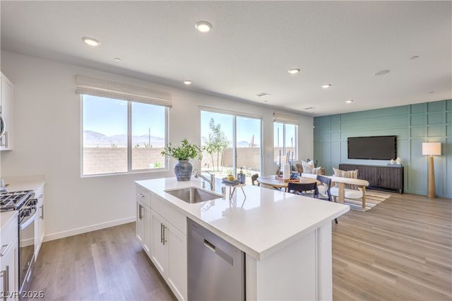 7413 BALENGER BAY Avenue, North Las Vegas, NV 89084