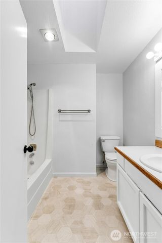 5200 S 302nd Place, Auburn, WA 98001