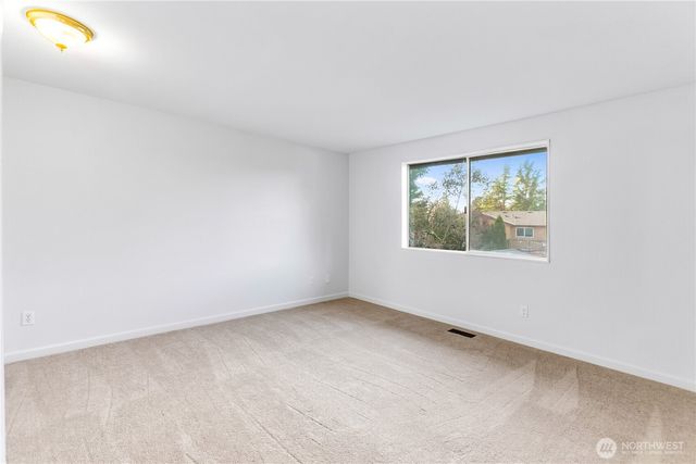 5200 S 302nd Place, Auburn, WA 98001