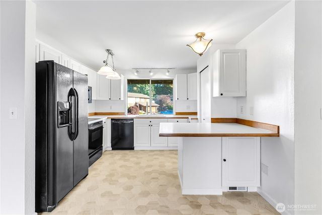 5200 S 302nd Place, Auburn, WA 98001