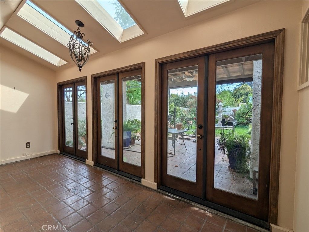 Image 4 of property listing at 2382 Faber, Durham, CA 95938