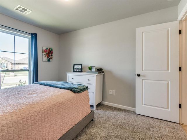 1004 Acacia Creek Drive, Yukon, OK 73099