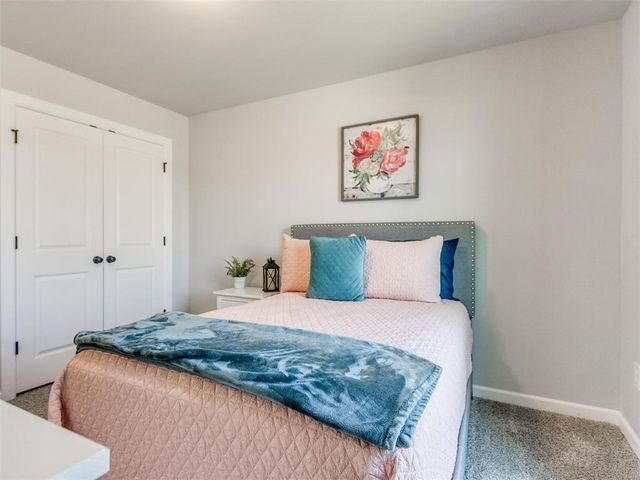 1004 Acacia Creek Drive, Yukon, OK 73099