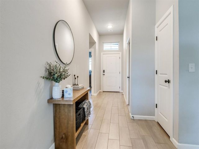 1004 Acacia Creek Drive, Yukon, OK 73099