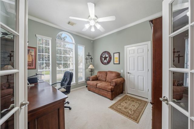 326 Creekwood W, Montgomery, TX 77356