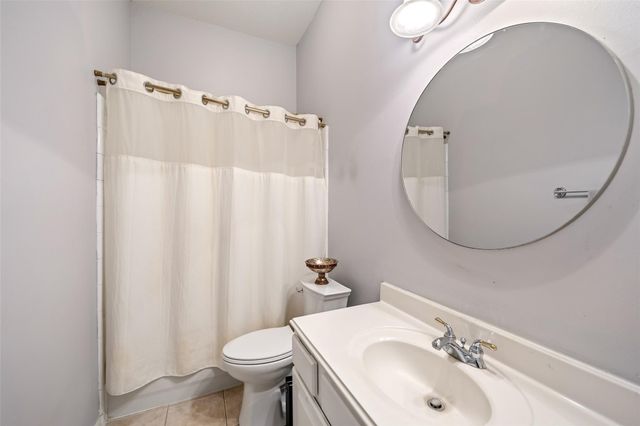 326 Creekwood W, Montgomery, TX 77356