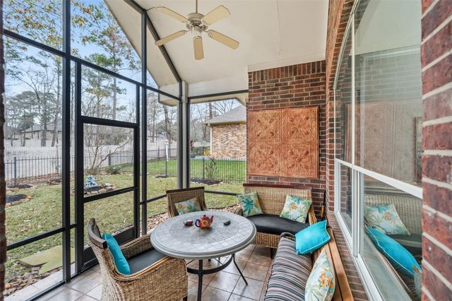 326 Creekwood W, Montgomery, TX 77356