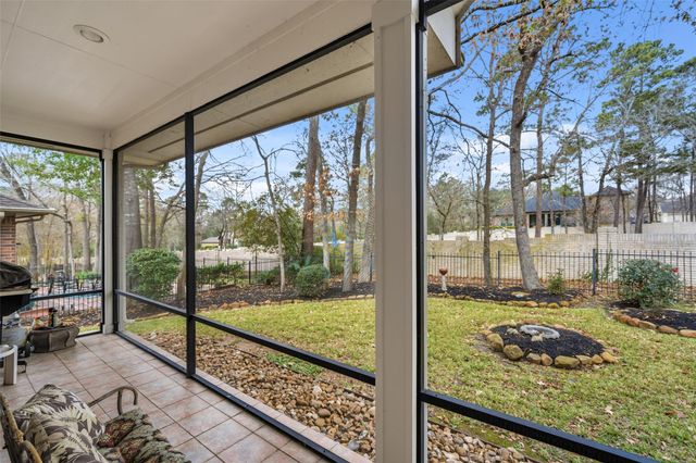 326 Creekwood W, Montgomery, TX 77356