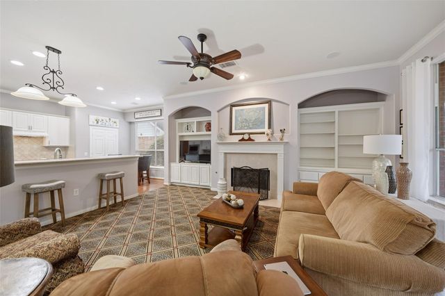 326 Creekwood W, Montgomery, TX 77356