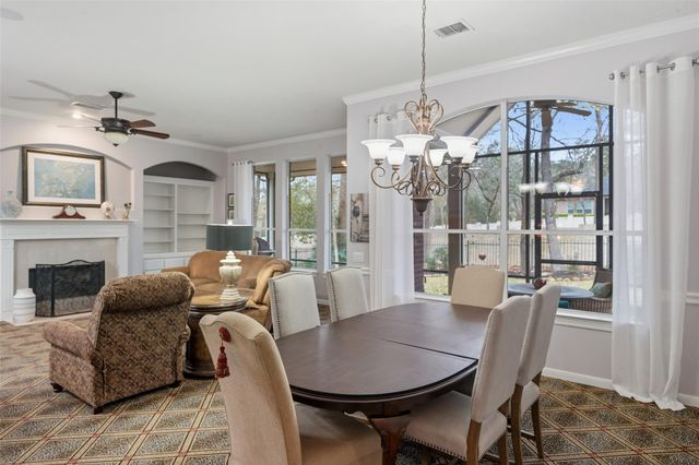 326 Creekwood W, Montgomery, TX 77356