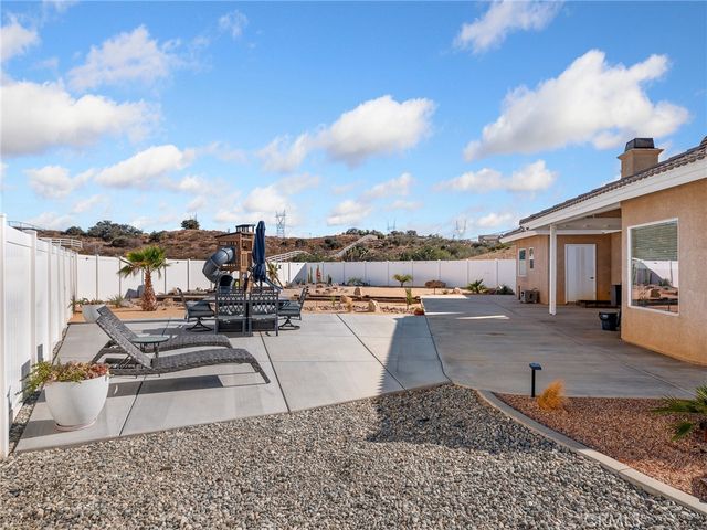 7925 Anaconda, Oak Hills, CA 92344