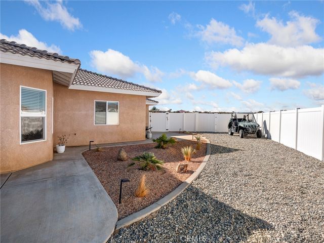 7925 Anaconda, Oak Hills, CA 92344