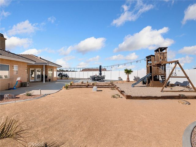 7925 Anaconda, Oak Hills, CA 92344