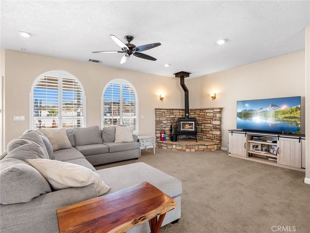 7925 Anaconda, Oak Hills, CA 92344