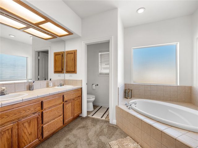 7925 Anaconda, Oak Hills, CA 92344