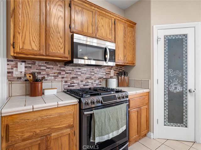 7925 Anaconda, Oak Hills, CA 92344