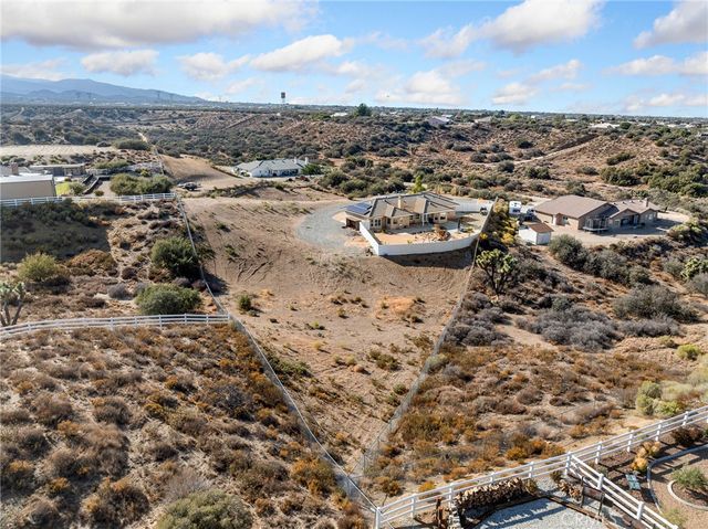 7925 Anaconda, Oak Hills, CA 92344