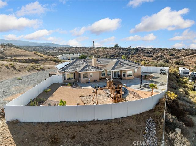7925 Anaconda, Oak Hills, CA 92344