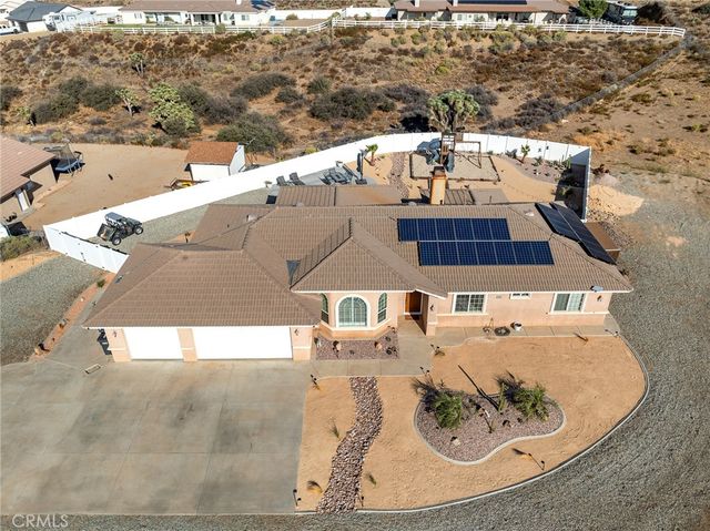 7925 Anaconda, Oak Hills, CA 92344