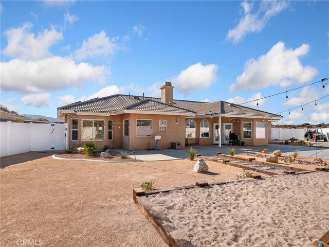 7925 Anaconda, Oak Hills, CA 92344