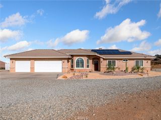 7925 Anaconda, Oak Hills, CA 92344