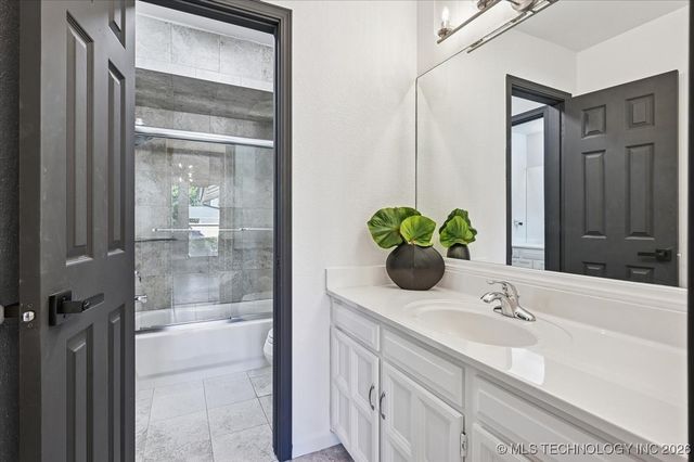 7118 S Birmingham Place, Tulsa, OK 74136