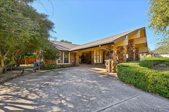 7118 S Birmingham Place, Tulsa, OK 74136