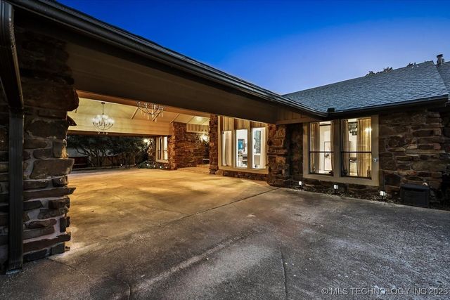 7118 S Birmingham Place, Tulsa, OK 74136