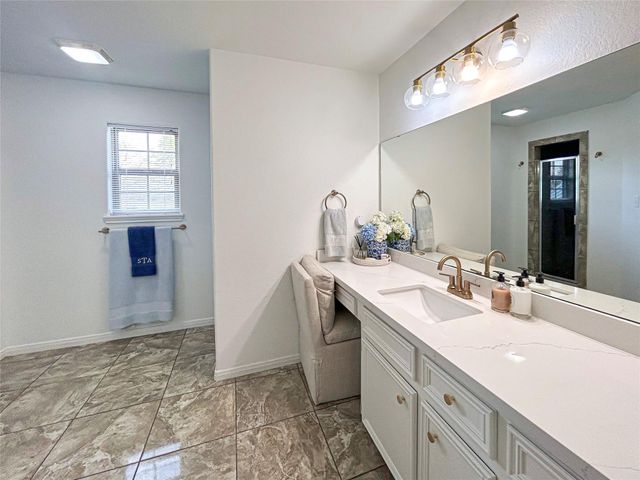 626 Sunset Trail, Angleton, TX 77515