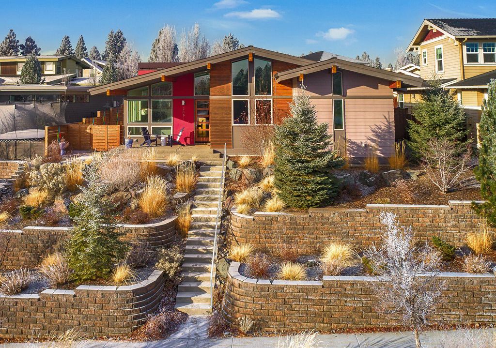 2091 NW Lemhi Pass Drive, Bend, OR 97703