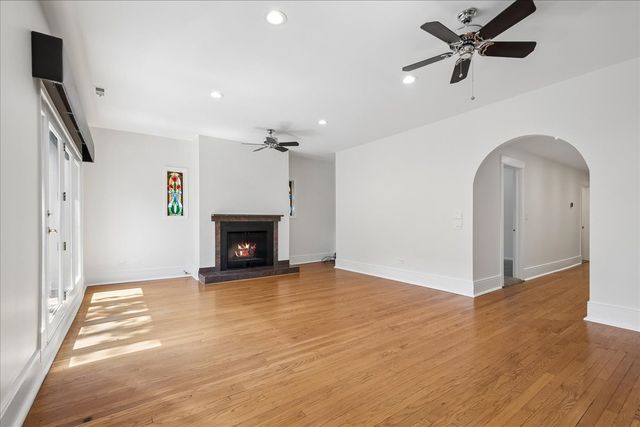 940 W Carmen Avenue 3W, Chicago, IL 60640