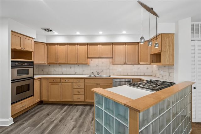 940 W Carmen Avenue 3W, Chicago, IL 60640