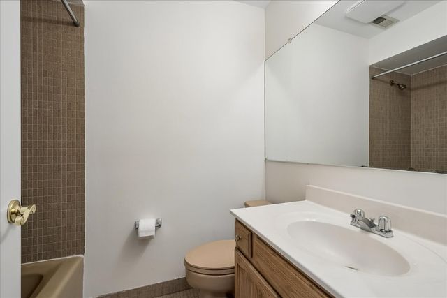 940 W Carmen Avenue 3W, Chicago, IL 60640