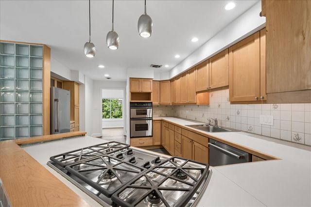 940 W Carmen Avenue 3W, Chicago, IL 60640