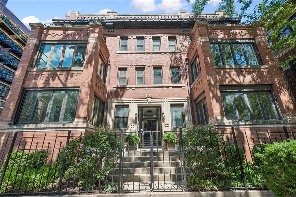 940 W Carmen Avenue 3W, Chicago, IL 60640