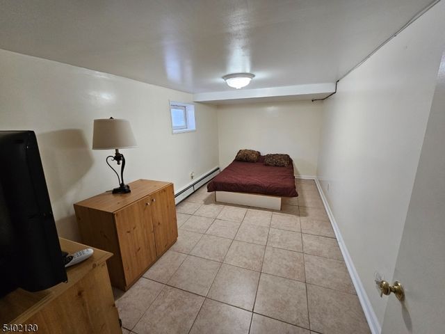 828 Smith St, Linden City, NJ 07036