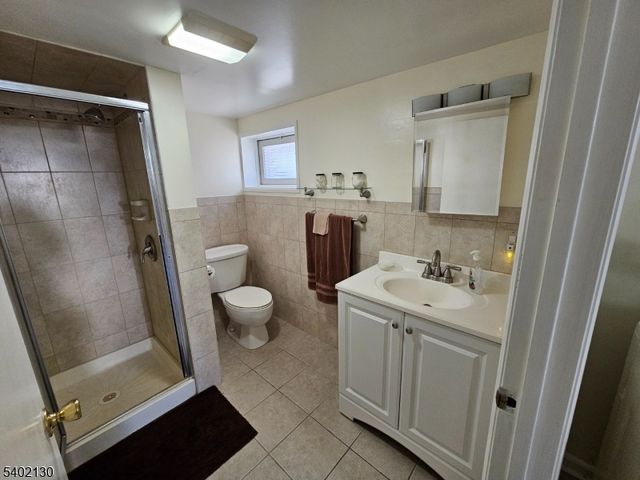 828 Smith St, Linden City, NJ 07036