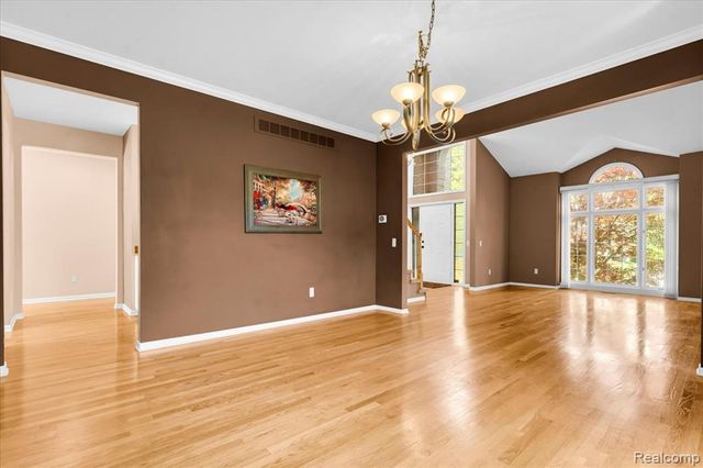 1781 Westridge Drive, Rochester, MI 48306