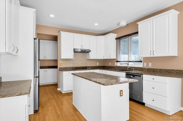 1781 Westridge Drive, Rochester, MI 48306