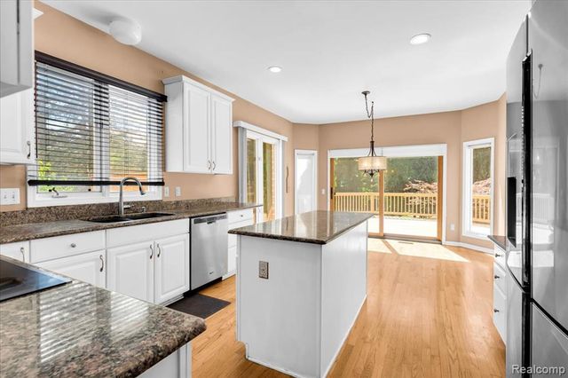 1781 Westridge Drive, Rochester, MI 48306