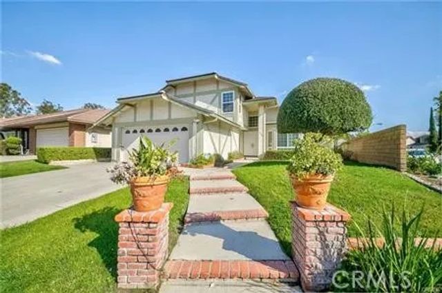 2200 Heritage, Fullerton, CA 92833