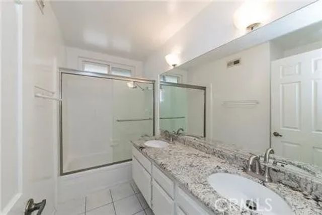 2200 Heritage, Fullerton, CA 92833