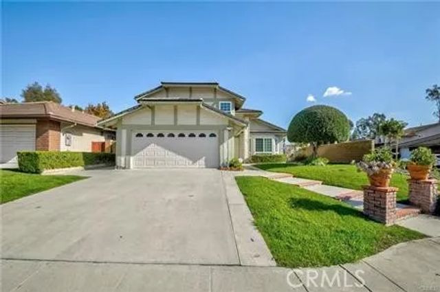 2200 Heritage, Fullerton, CA 92833