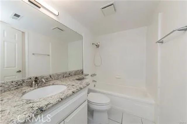 2200 Heritage, Fullerton, CA 92833