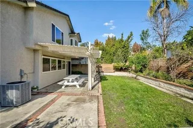 2200 Heritage, Fullerton, CA 92833