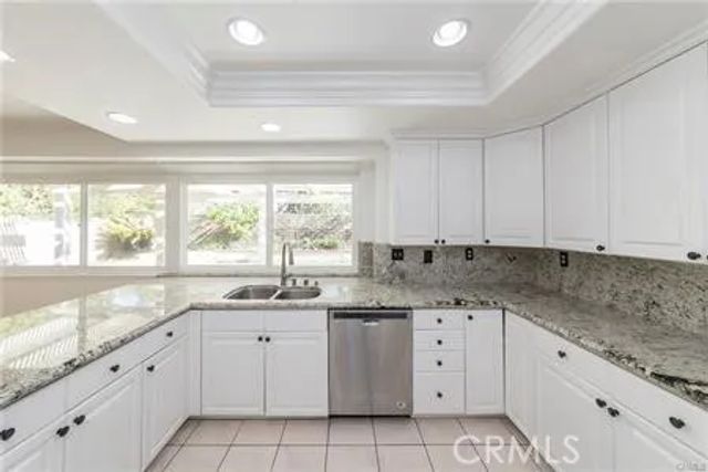 2200 Heritage, Fullerton, CA 92833