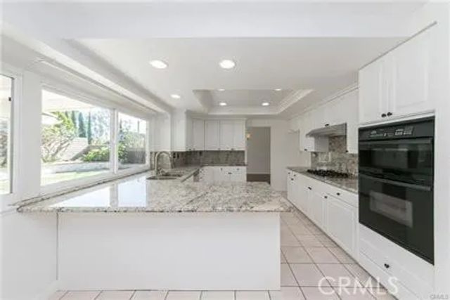 2200 Heritage, Fullerton, CA 92833