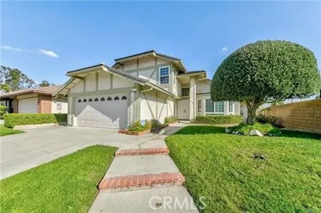 2200 Heritage, Fullerton, CA 92833