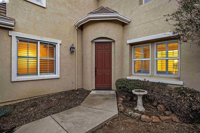 1869 Tarragon Dr, Brentwood, CA 94513