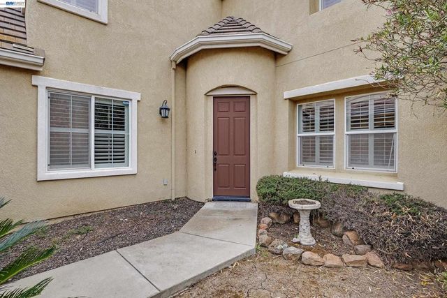 1869 Tarragon Dr, Brentwood, CA 94513